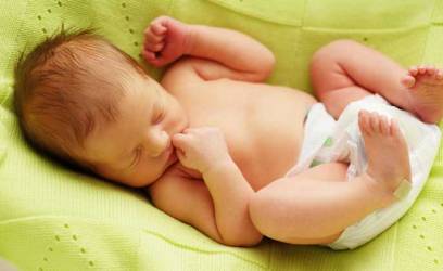Yeni doğan Bebek Kakası Neden Yeşil Olur?